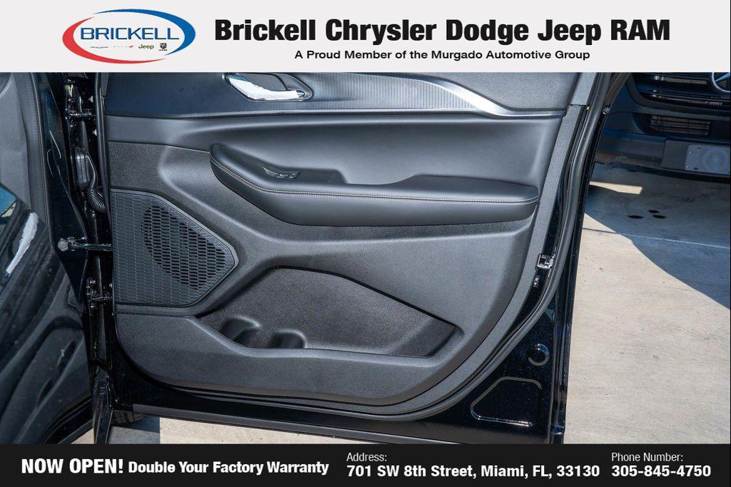 new 2025 Jeep Grand Cherokee car, priced at $28,540