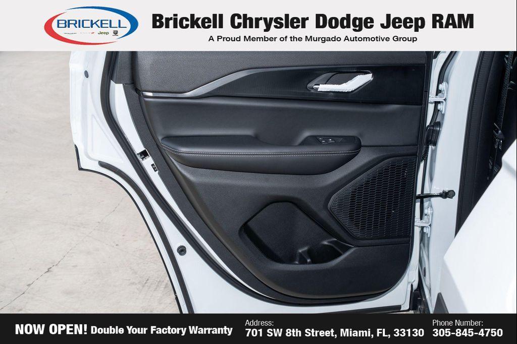 new 2025 Jeep Grand Cherokee car, priced at $30,462