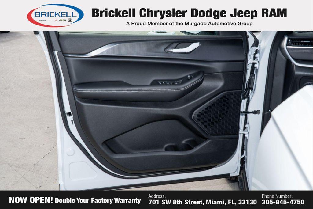 new 2025 Jeep Grand Cherokee car, priced at $30,462