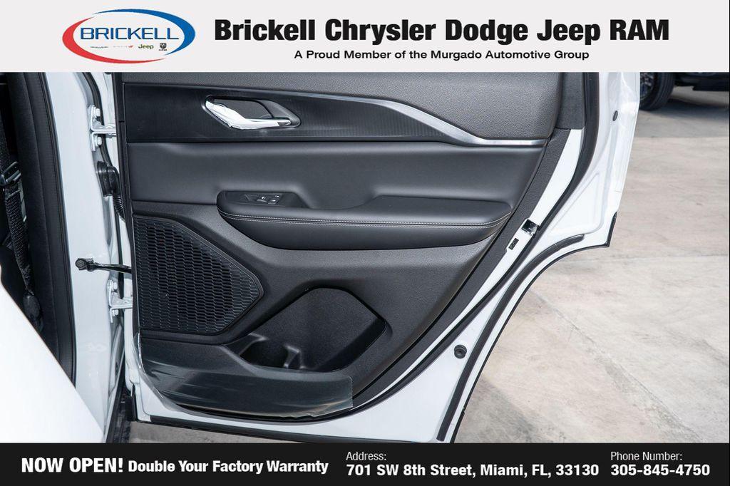 new 2025 Jeep Grand Cherokee car, priced at $30,462