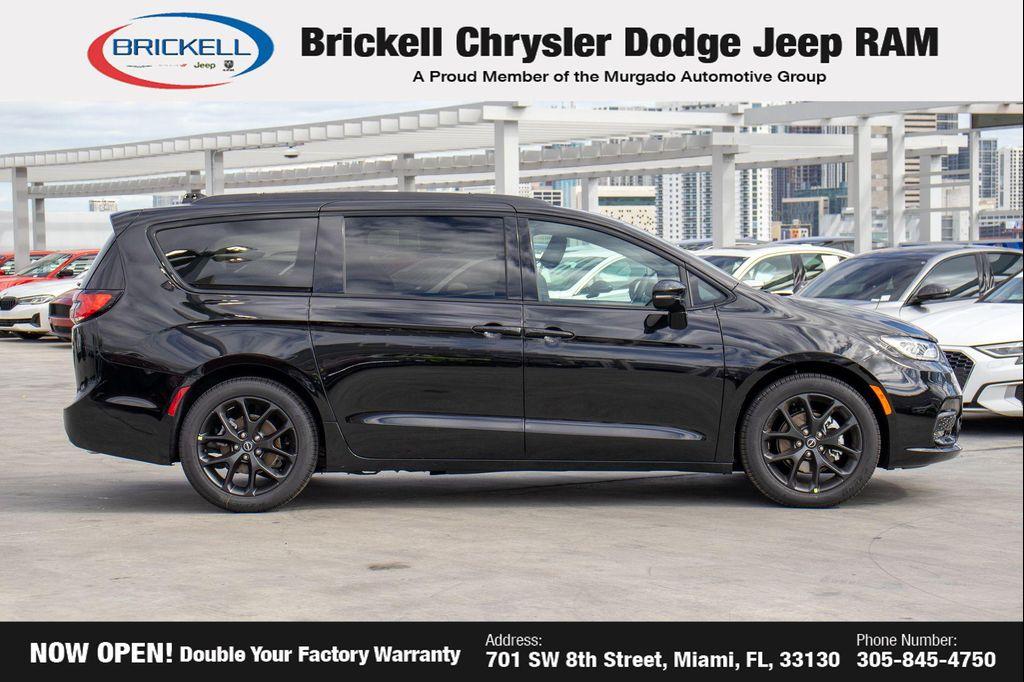 new 2026 Chrysler Pacifica car, priced at $38,176