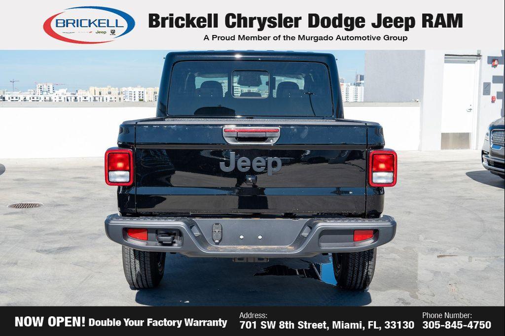 new 2026 Jeep Gladiator car, priced at $47,730