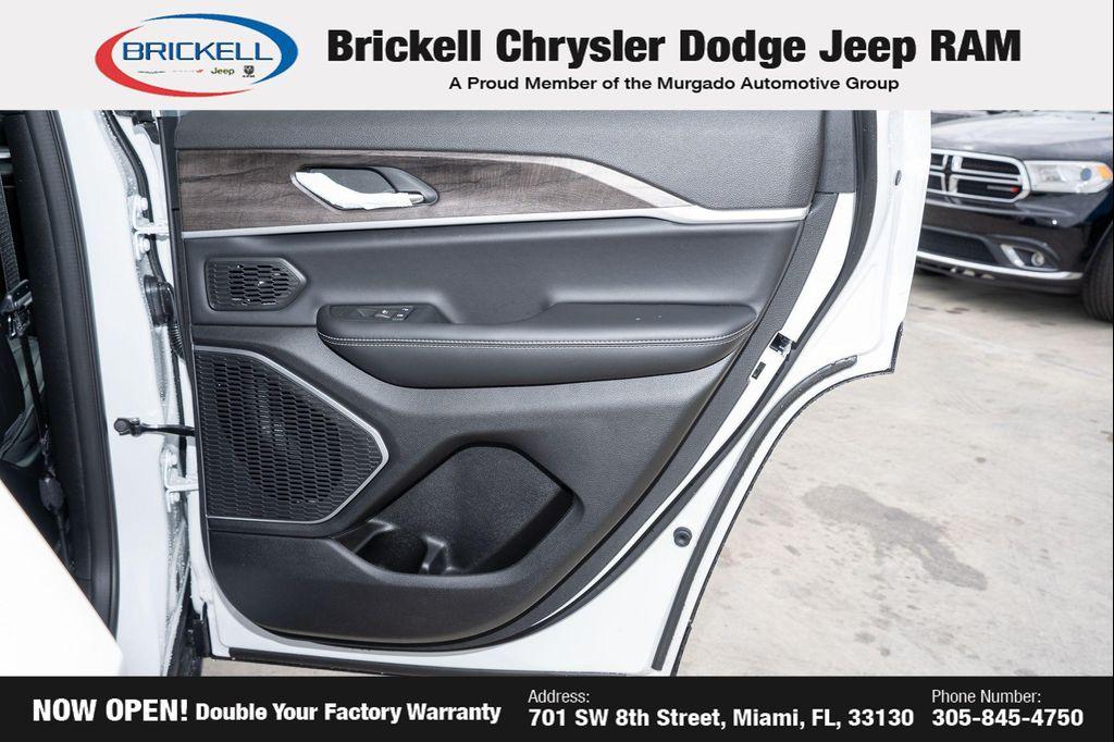 new 2026 Jeep Grand Cherokee car, priced at $43,188