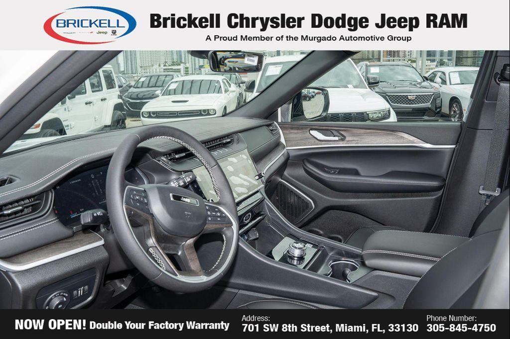 new 2026 Jeep Grand Cherokee car, priced at $43,188