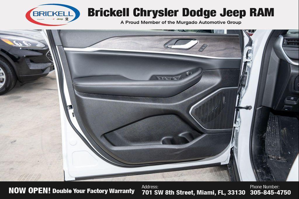 new 2026 Jeep Grand Cherokee car, priced at $43,188