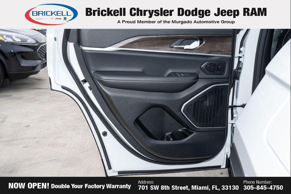 new 2026 Jeep Grand Cherokee car, priced at $43,188