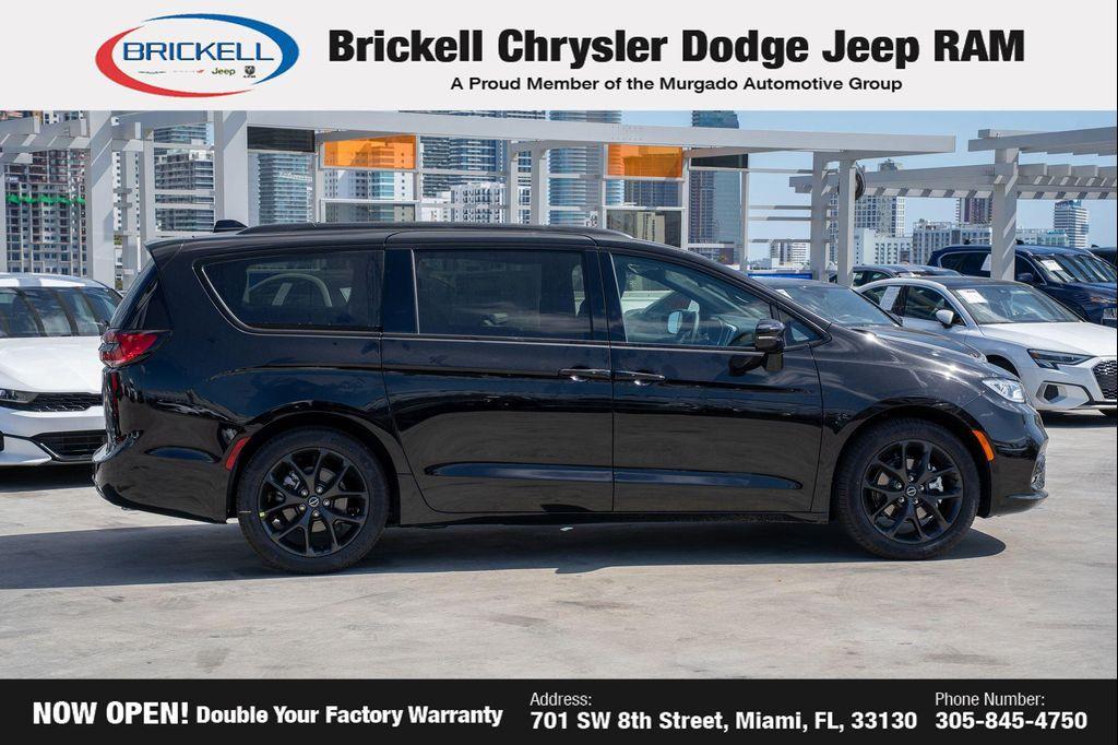 new 2026 Chrysler Pacifica car, priced at $45,704