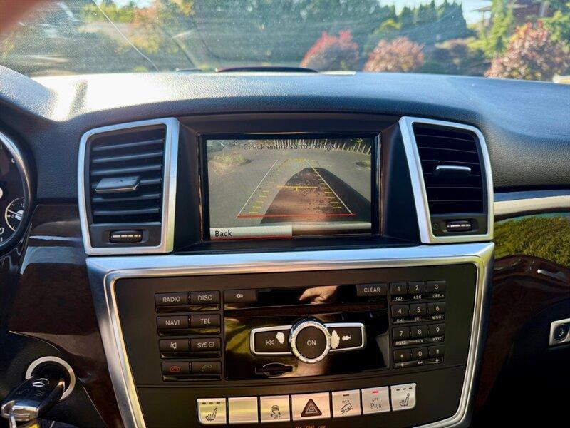 Mercedes-Benz M-Class view 12
