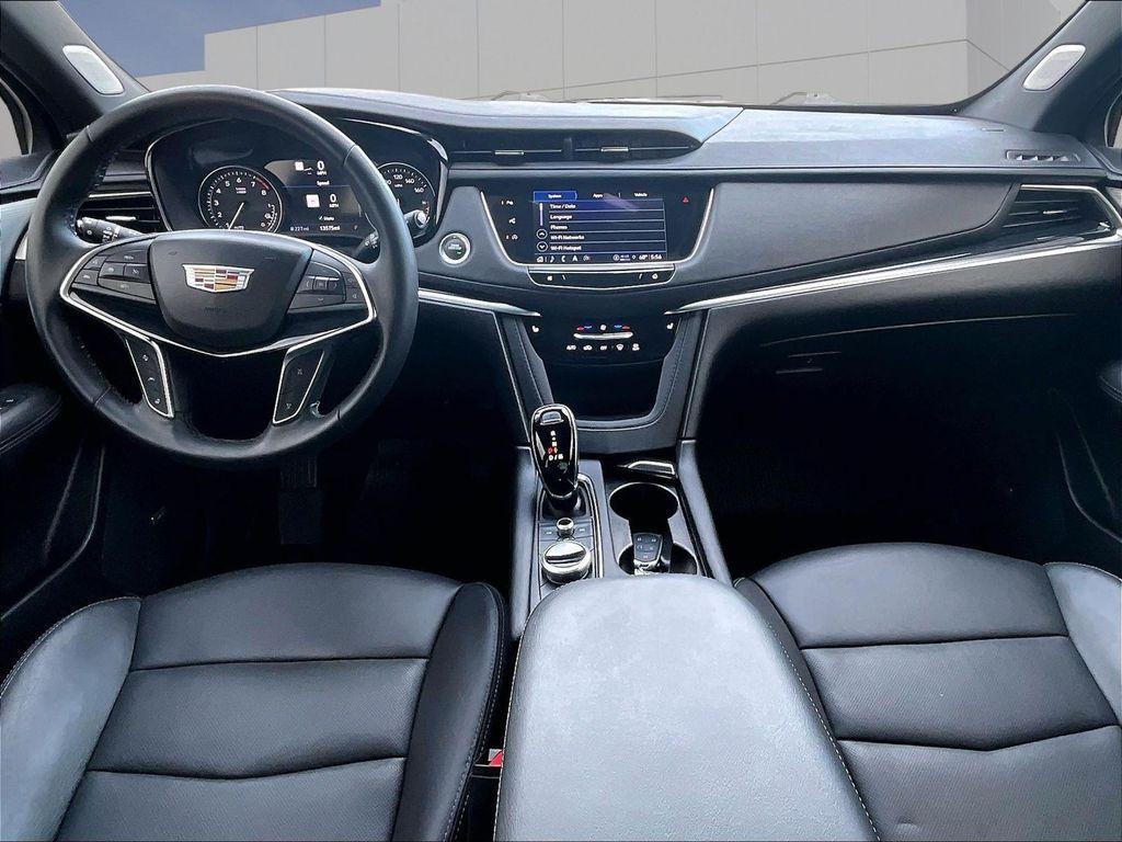 used 2025 Cadillac XT5 car, priced at $40,686