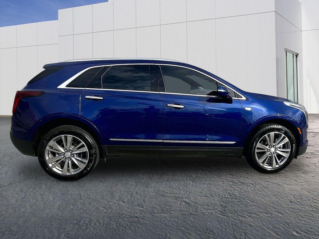 used 2025 Cadillac XT5 car, priced at $40,686