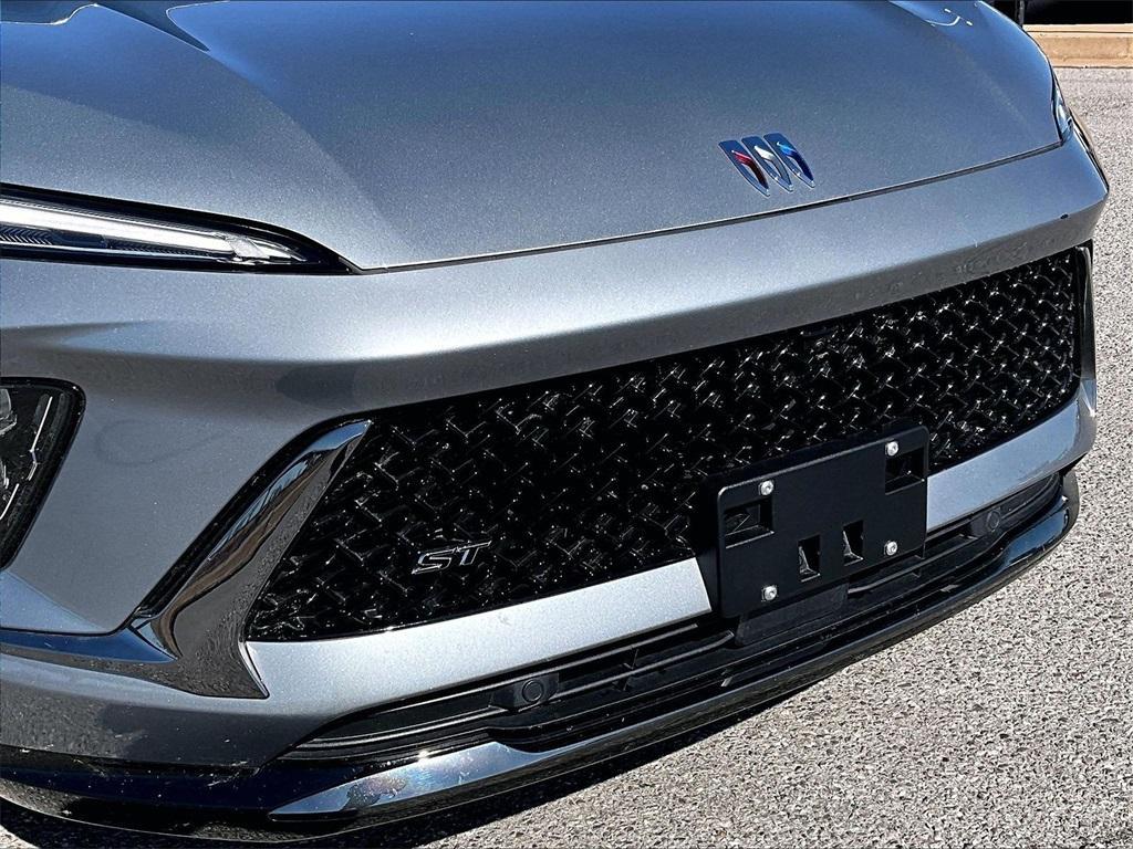 used 2025 Buick Envision car, priced at $28,989