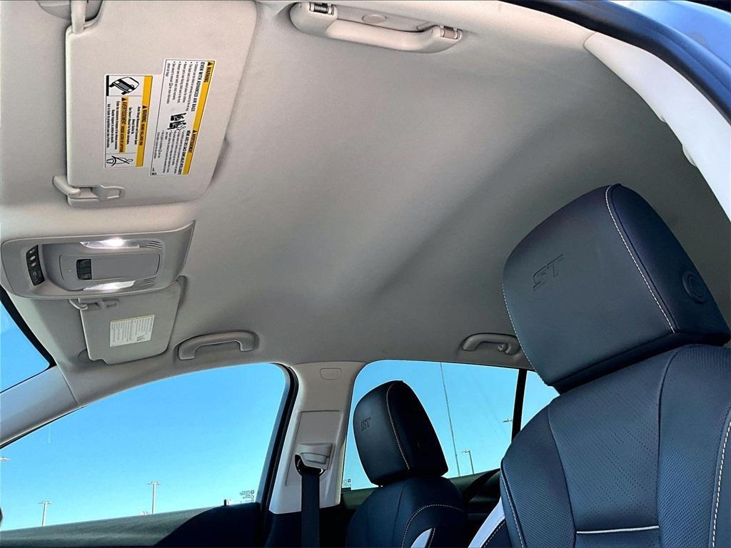 used 2025 Buick Envision car, priced at $28,989