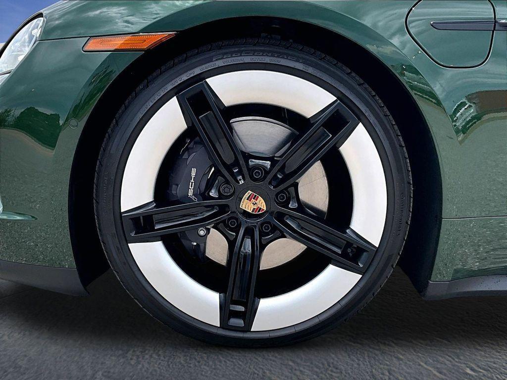 new 2026 Porsche Taycan car