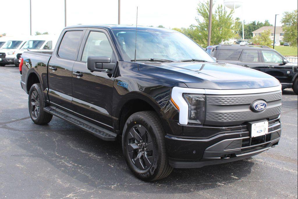 2025 Agate Black Metallic Ford F-150 Lightning