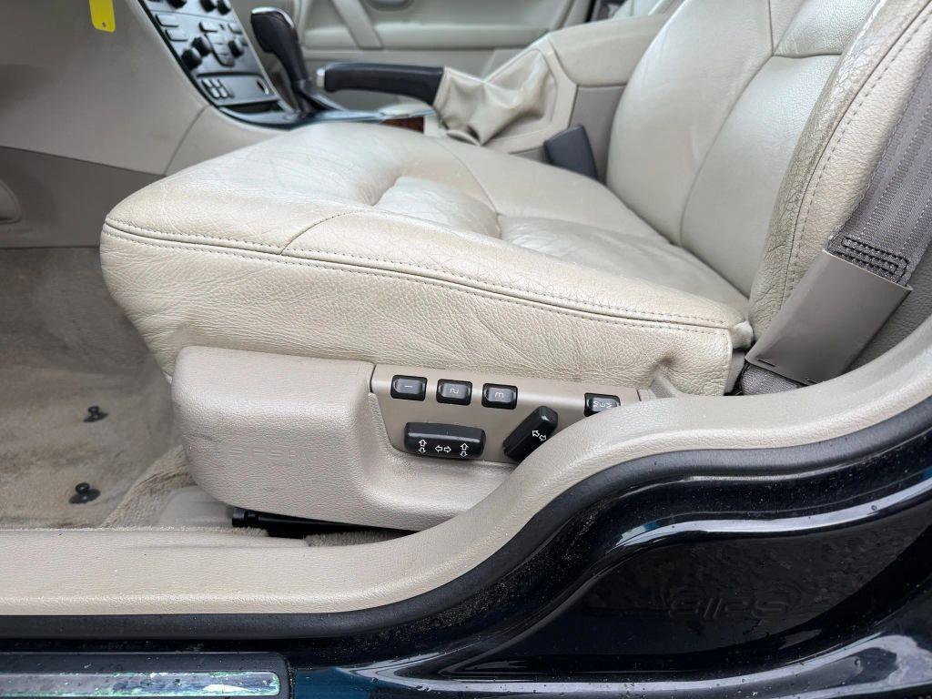 used 2004 Volvo S80 car, priced at $6,715