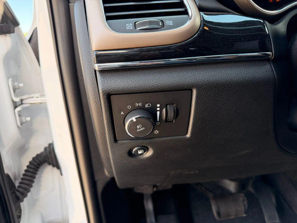 used 2016 Jeep Grand Cherokee car, priced at $13,999