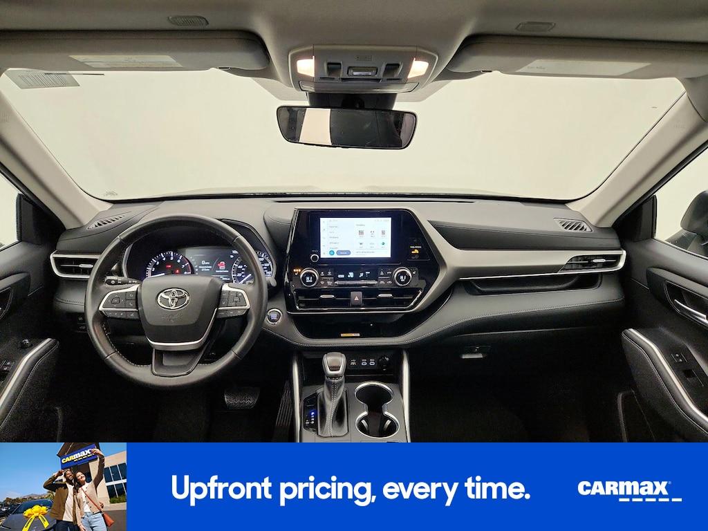 used 2023 Toyota Highlander car, priced at $38,998