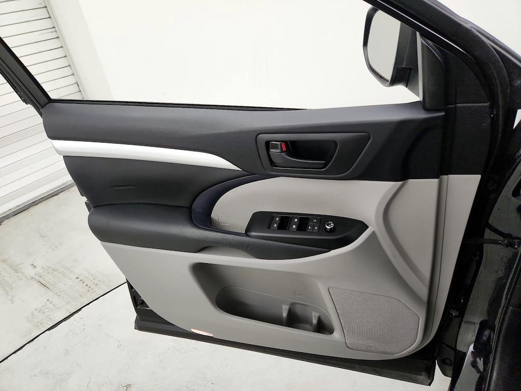 used 2015 Toyota Highlander car, priced at $25,998