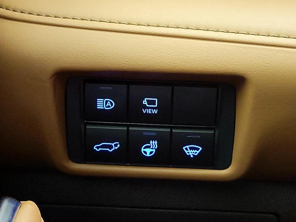 used 2020 Toyota Highlander car, priced at $35,998