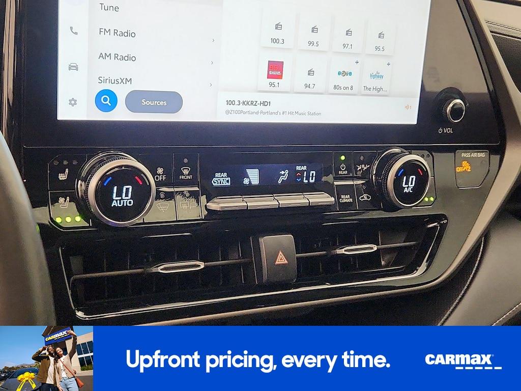 used 2023 Toyota Highlander Hybrid car, priced at $45,998
