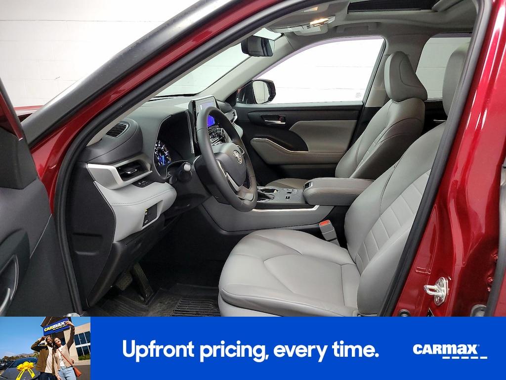 used 2023 Toyota Highlander Hybrid car, priced at $41,998