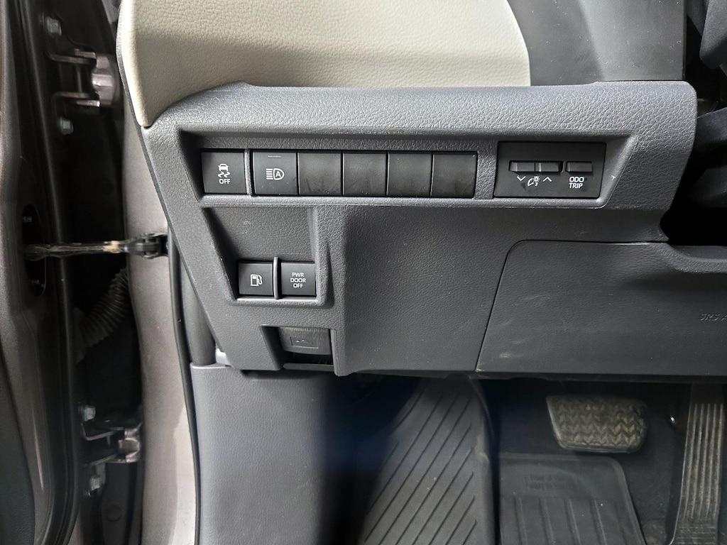 used 2022 Toyota Sienna car, priced at $46,998