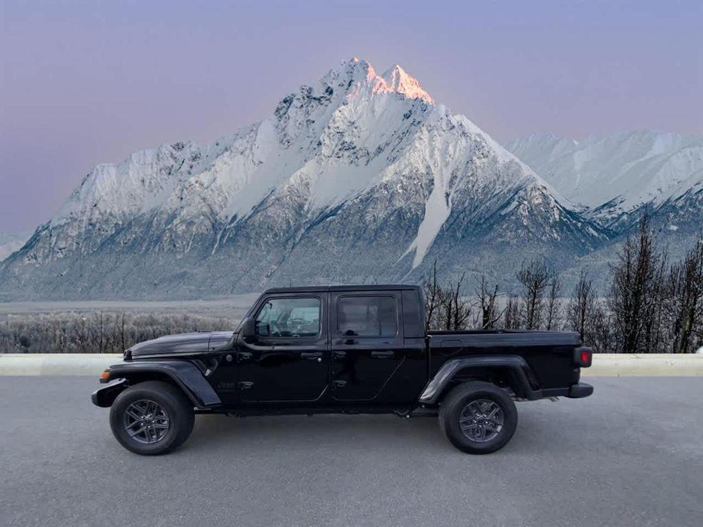 new 2025 Jeep Gladiator car, priced at $44,650