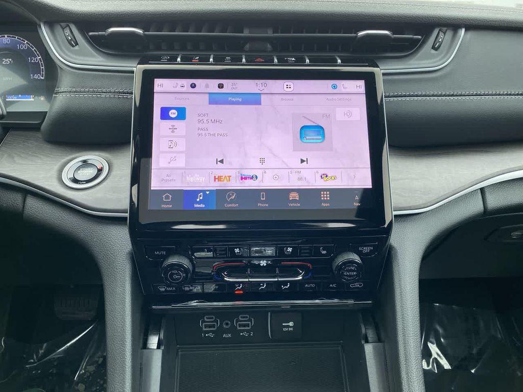 new 2025 Jeep Grand Cherokee car, priced at $50,297