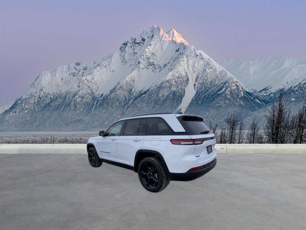 new 2025 Jeep Grand Cherokee car, priced at $50,297