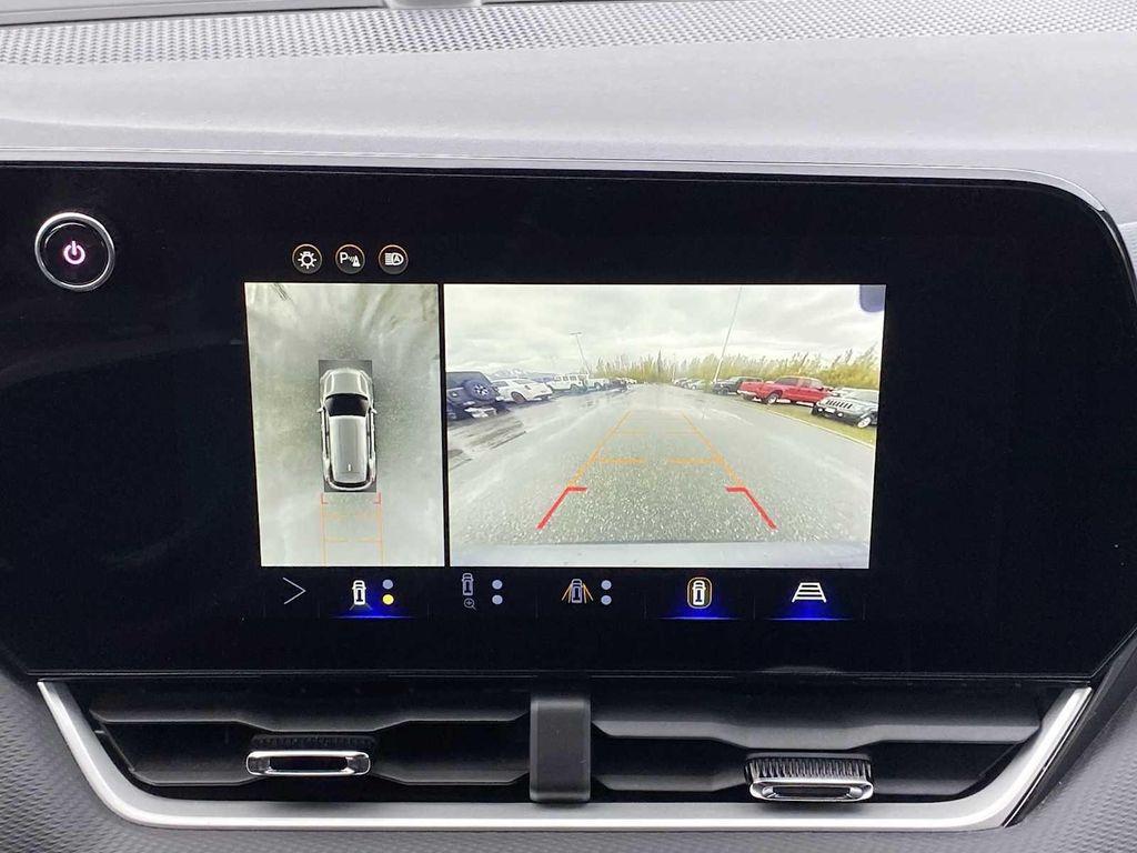 used 2025 Chevrolet Equinox car, priced at $27,290