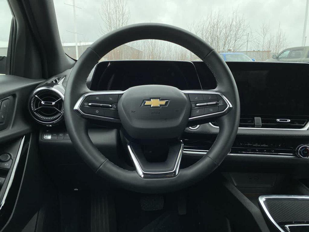 used 2025 Chevrolet Equinox car, priced at $29,990