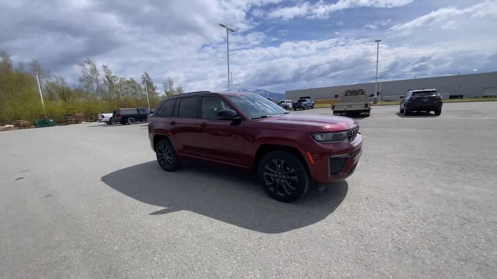 new 2026 Jeep Grand Cherokee car, priced at $47,490