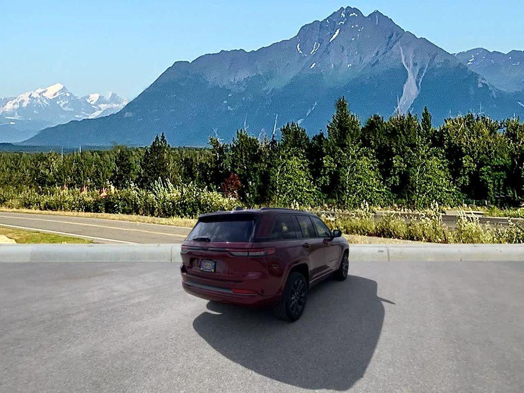 new 2026 Jeep Grand Cherokee car, priced at $47,490