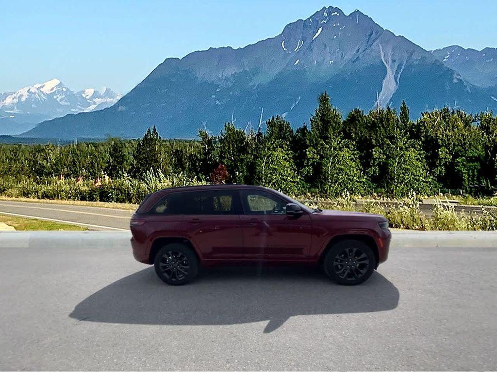 new 2026 Jeep Grand Cherokee car, priced at $47,490