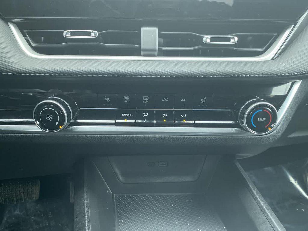 used 2025 Chevrolet Equinox car, priced at $28,990