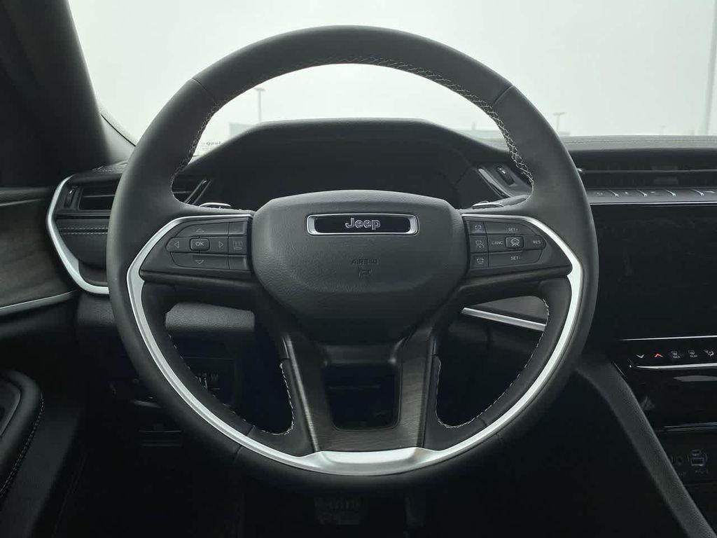 new 2026 Jeep Grand Cherokee car, priced at $46,990