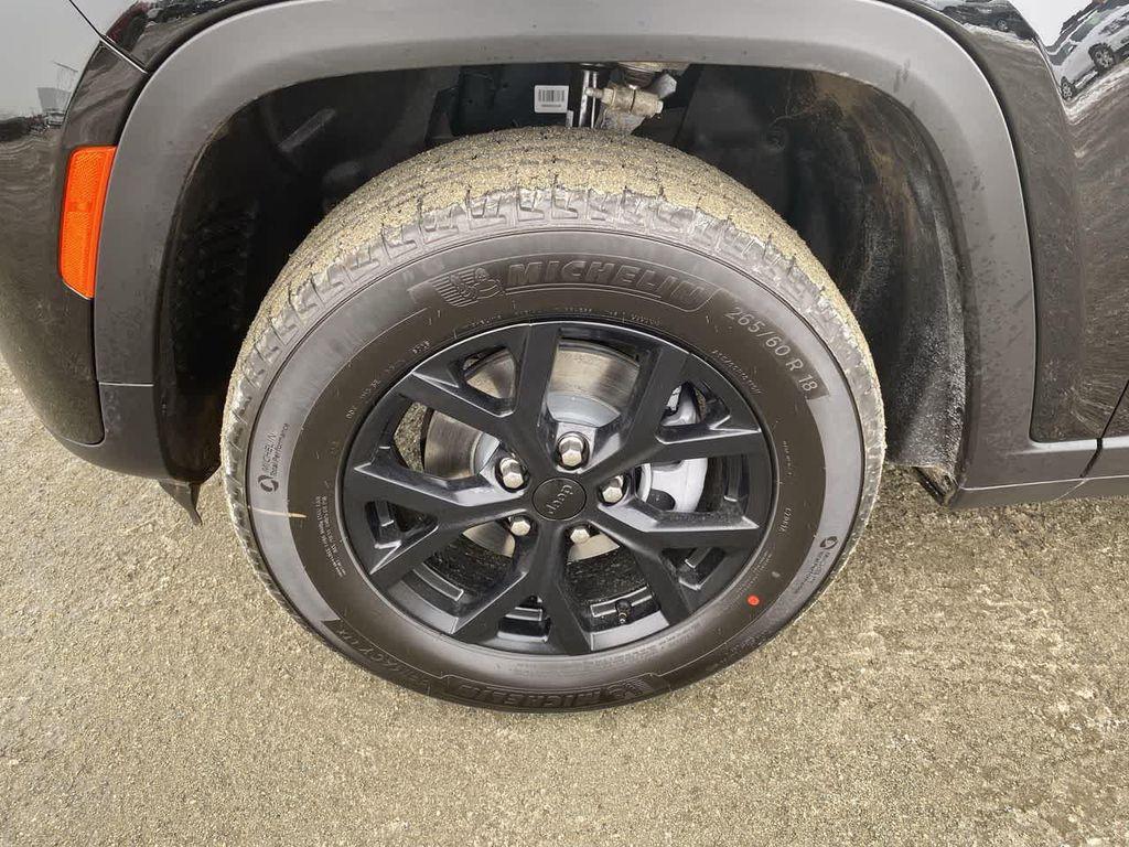 new 2026 Jeep Grand Cherokee car, priced at $46,990