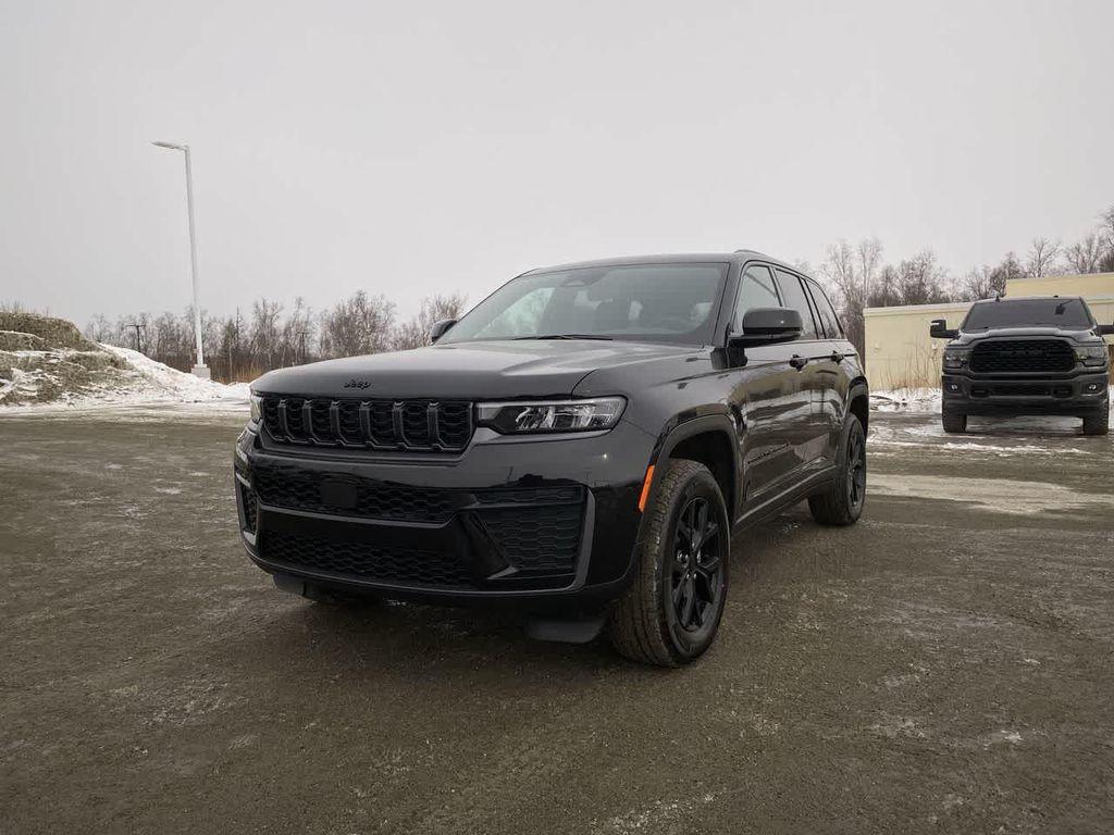 new 2026 Jeep Grand Cherokee car, priced at $45,990