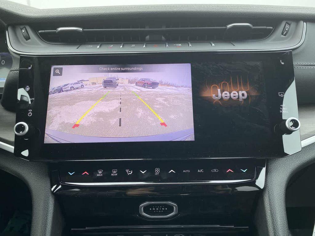 new 2026 Jeep Grand Cherokee car, priced at $46,990