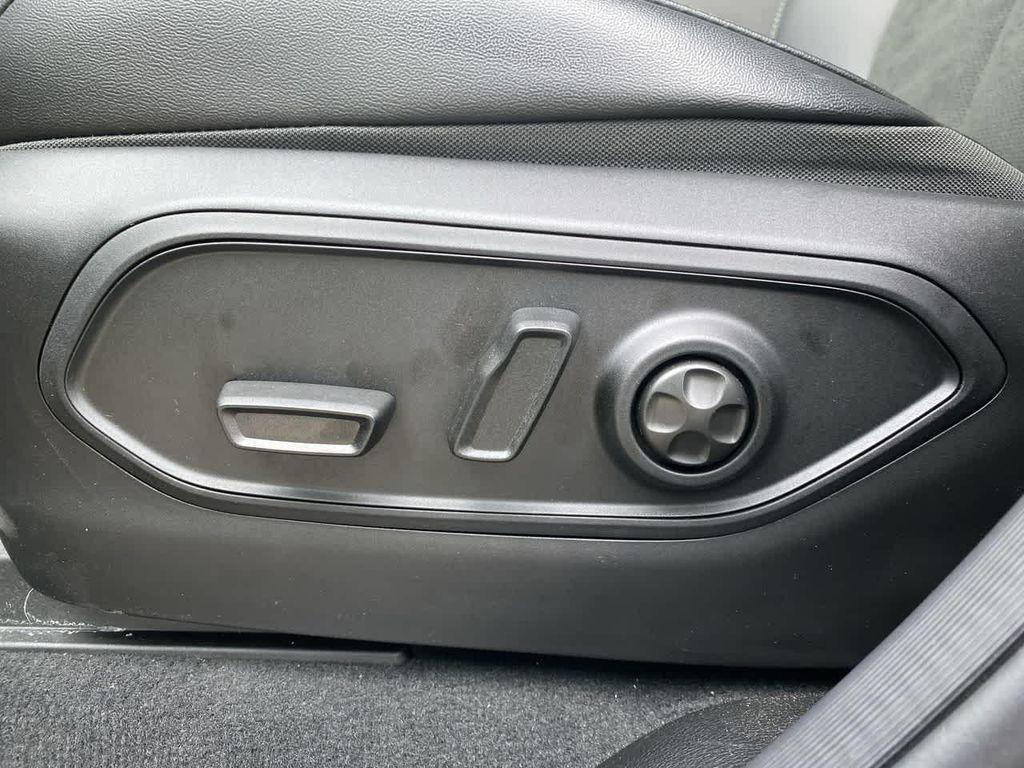 new 2026 Jeep Grand Cherokee car, priced at $46,990