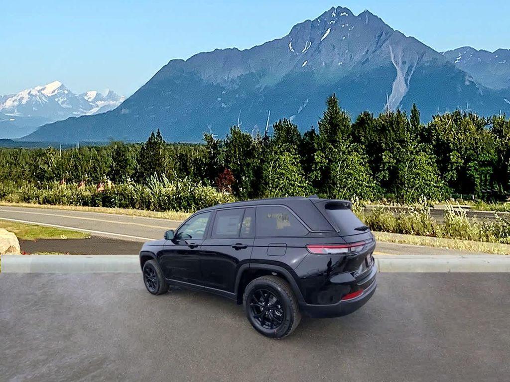 new 2026 Jeep Grand Cherokee car, priced at $46,990