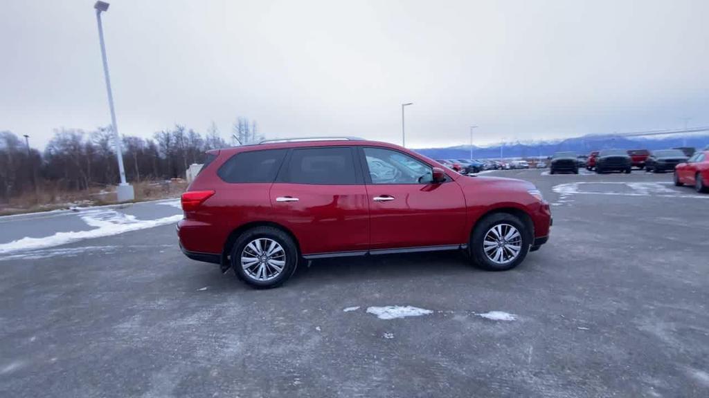 used 2018 Nissan Pathfinder car