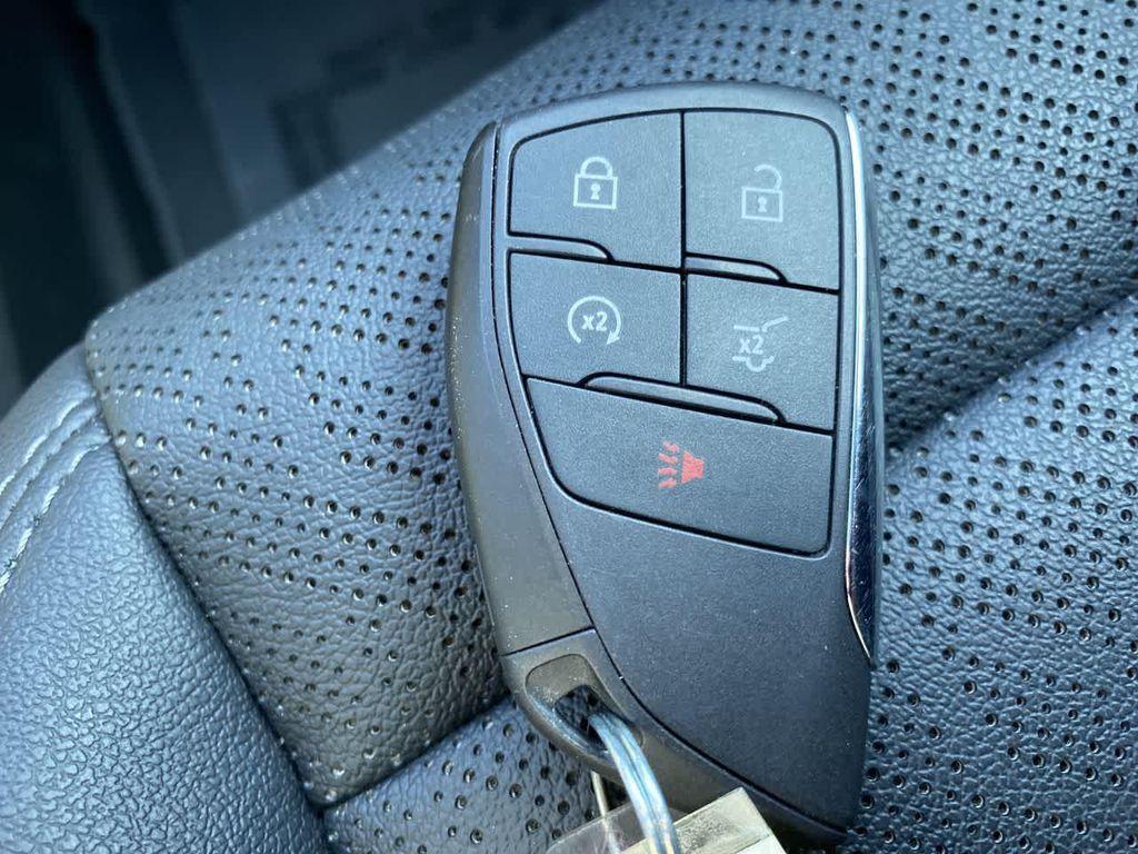 used 2025 Chevrolet Equinox car, priced at $28,490