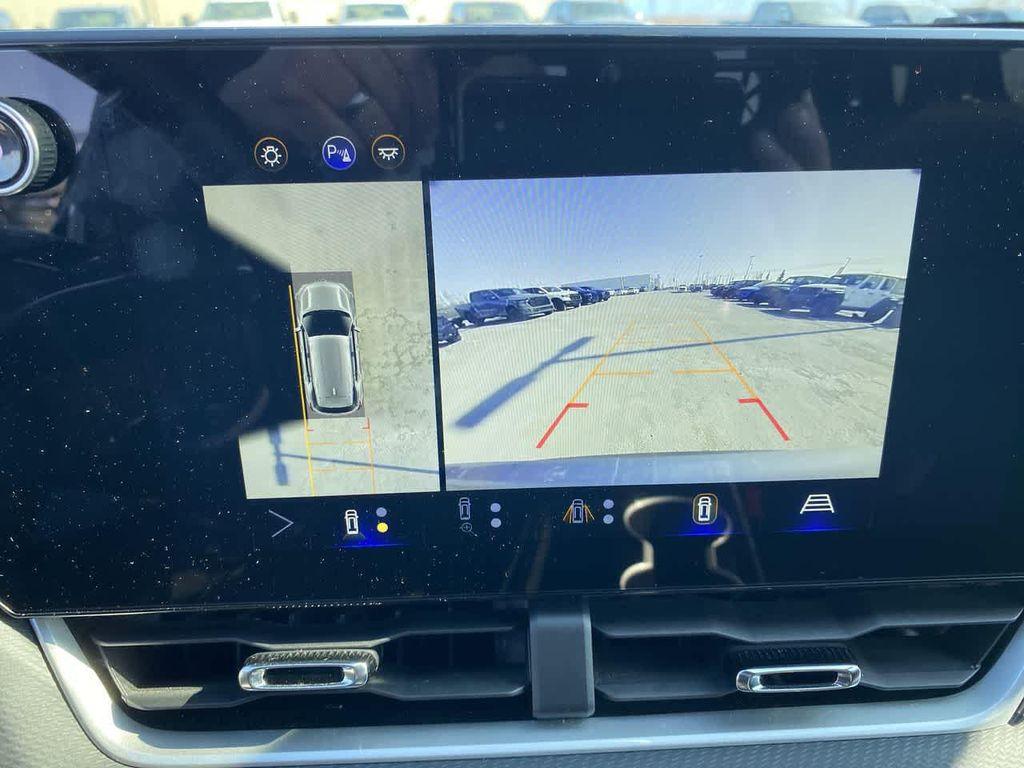 used 2025 Chevrolet Equinox car, priced at $28,490