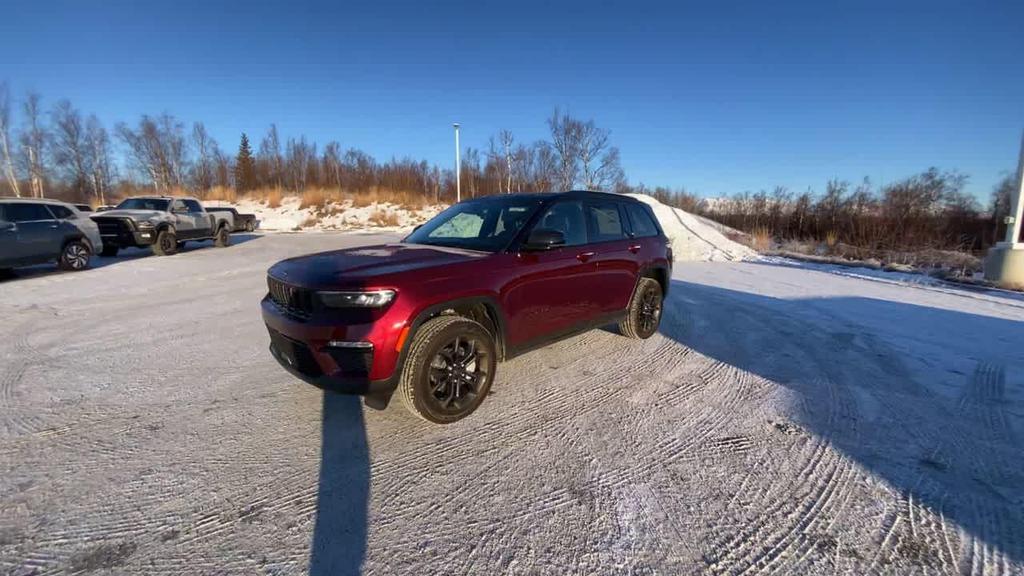 new 2025 Jeep Grand Cherokee car, priced at $47,501