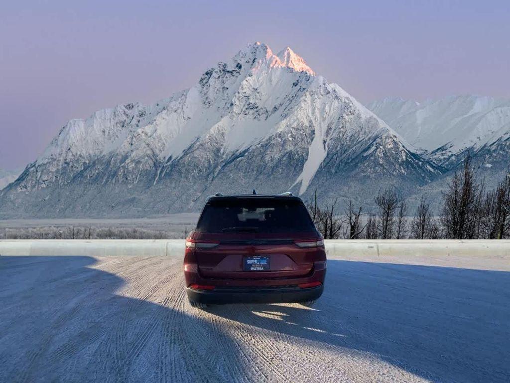 new 2025 Jeep Grand Cherokee car, priced at $47,501