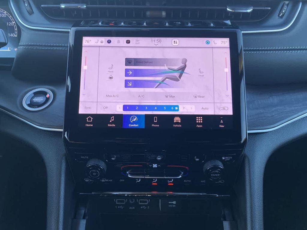 new 2025 Jeep Grand Cherokee car, priced at $47,501