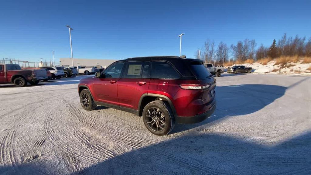 new 2025 Jeep Grand Cherokee car, priced at $47,501