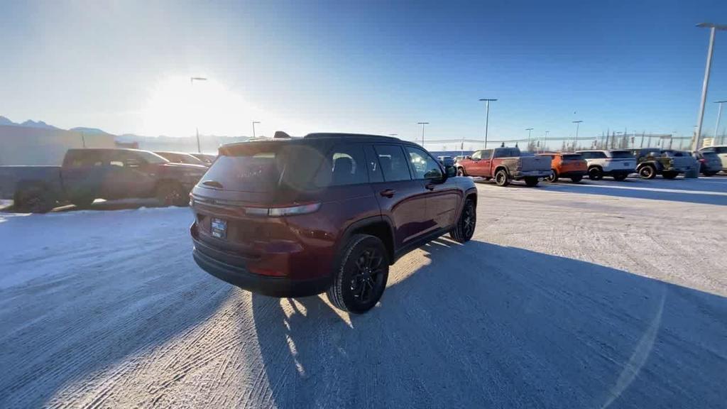 new 2025 Jeep Grand Cherokee car, priced at $47,501