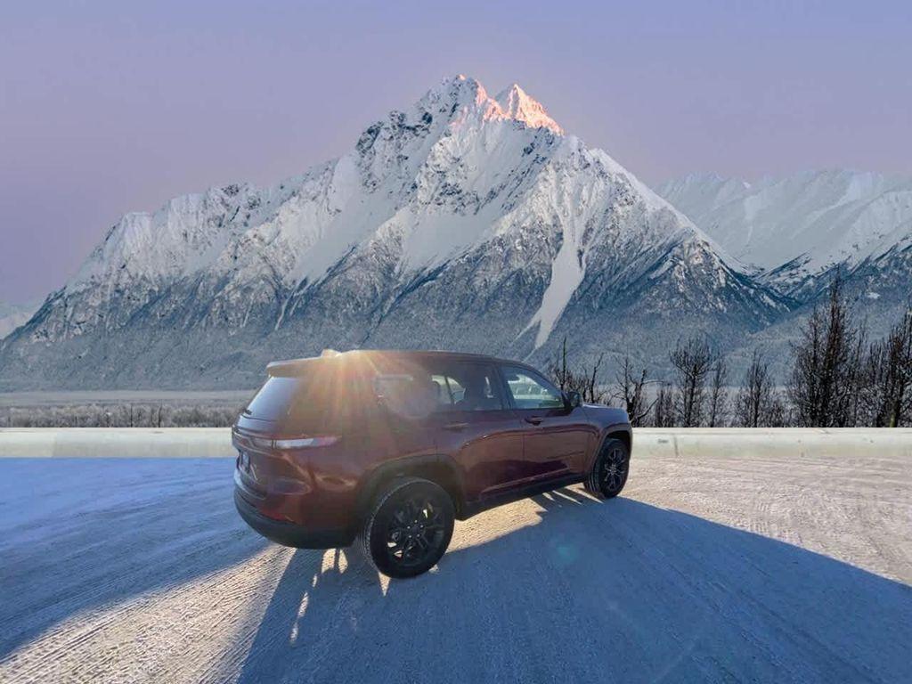 new 2025 Jeep Grand Cherokee car, priced at $47,501